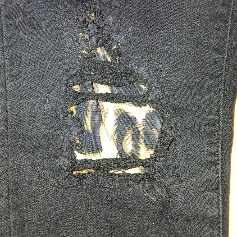 Judy Blue Black Distressed Jeans Size 15/32 - Picture 2 of 6
